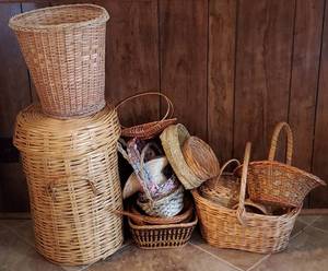 lot 188 image: LOT of Assorted Baskets