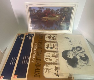 lot 238 image: Vintage Placemats  Dinner Mats - Laminated International and Americana Sets