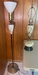 lot 273 image: Vintage MCM Lamps - Matching Floor and Table Lamps