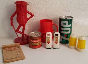 lot 247 image: Vintage 1950s Conoco Super Gas Pump Salt & Pepper Set, Mr. Peanut, Tin 7up Can, Tiny Butter Nut Coffee Can Unopened