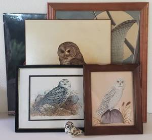 lot 258 image: Owl Decor - Five Prints, Figurine