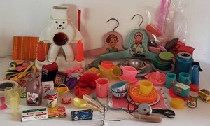 lot 263 image: Vintage Remco Finger Ding Dolls and Toys.