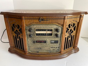 lot 186 image: Emerson AMFM Stereo CD Cassette Player and Full Size Stereo Phonograph
