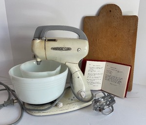 lot 185 image: Vintage Hamilton Beach Stand Mixer Works