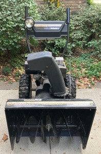 lot 288 image: Yard Machine Snowblower 8.5hp 26 Electric Start