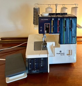 lot 69 image: Huskylock Serger 560 ED