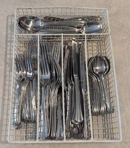 lot 38 image: Pfaltzgraff Stainless Steel Flatware Set