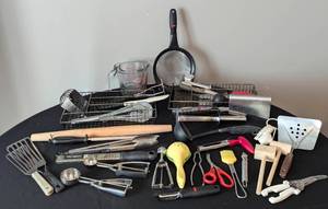 lot 94 image: Large Variety of Kitchen Utensils and Tools