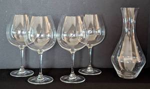 lot 52A image: Riedel Red Wine Glasses and Decanter