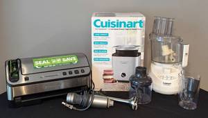 lot 91 image: Assorted Kitchen Gadgets