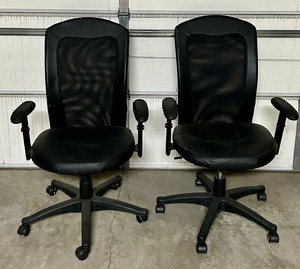 lot 89 image: Pair of Black Adjustable Height Breathable Mesh Armed Office Chairs