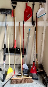 lot 129A image: Variety of Long Handled Tools, Dirt Devil Broom Vac and Brooms