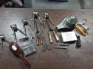 lot 23 image: Lot Of Vintage Hair Implements