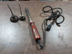 lot 25 image: Vintage Electric Soldering Iron, 2-Tiny Oil Cans