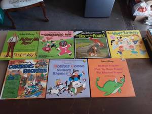 lot 49 image: 7-Disney & Other Collectible Vintage Vinyl Record Albums