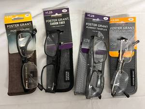 4 Pairs of Foster Grant Variety Glasses