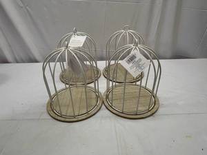 lot 2 image: LL. 4 Decorative Bird Cages