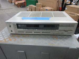 lot 2 image: TECHNICS SYNTHESIZER AMFM RECEIVER