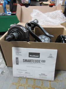 lot 15 image: KWIKSET SMARTCODE TOUCHPAD ELECTRONIC DOOR LOCK KIT- LIKE NEW