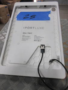 lot 25 image: I PORT LUXE  I PAD SLEEVE - NEW