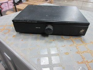 lot 105 image: NILES SINGLE VOLUME CONTROL