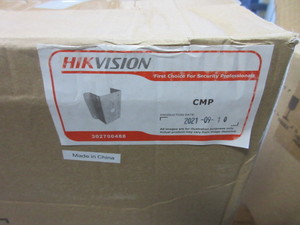 lot 75 image: HIKVISION MOUNTS  AND HOUSINGS  - NEW