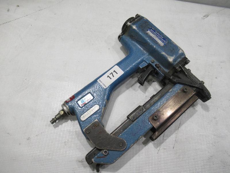 lot 171 image: USED Working AS-IS Power Tool - BeA Type 155 Stapler