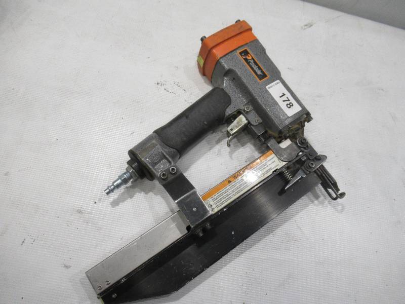 lot 178 image: USED Working AS-IS Power Tool - Paslode 3250 Nailer