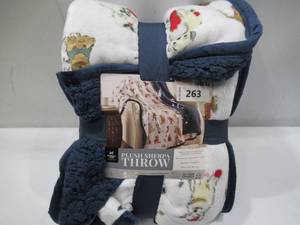 lot 263 image: NEW Members Mark Holiday Plush Throw, 60 x 70 - Holiday Dogs