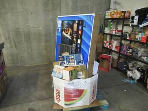lot 104 image: Pallet of Store Overstock Store and Ecommerce Product and Returns
