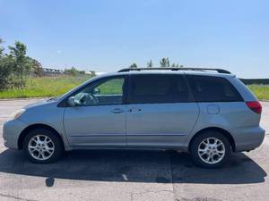 2005 Toyota Sienna XLE 7 Passenger - AWD - 2 OWNERS