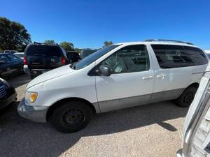 1999 Toyota Sienna LE