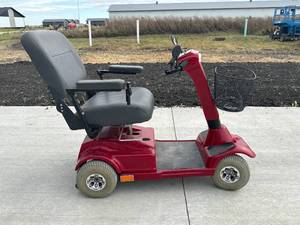 lot 1 image: Atlas Pace Saver Eclipse Power Scooter (works great)