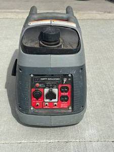 lot 2 image: Briggs & Stratton P2200 Powersmart Generator