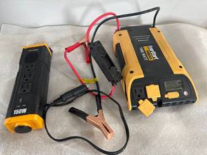 lot 7 image: Everstart Max 1000 Watt Jumpbox & Powerstrip