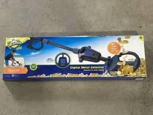 lot 24 image: Digital Metal Detector