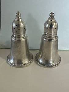lot 33 image: .925 Silver Weighted Sat & Pepper Shakers (3.6oz)