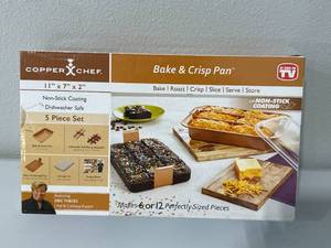 lot 38 image: New Copper Chef Bake & Crisp Pan