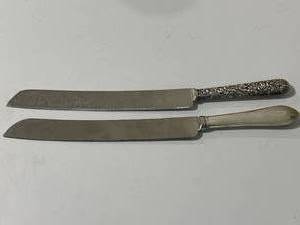 lot 74 image: Vintage .925 Silver Etched Knives 4.7oz