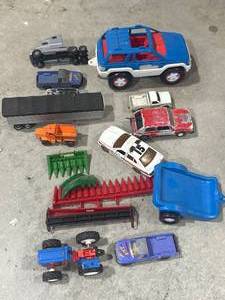 lot 102 image: Vintage Toy Lot