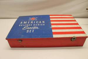 lot 257 image: Vintage Gilbert Erector Set No. 10055 - American Science Series