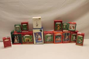 lot 260 image: Collection of 18 Hallmark and Enesco Christmas Ornaments