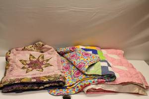 lot 272 image: Assorted Handcrafted Quilts Lot