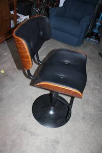 lot 306 image: At Home Black Leather Bar Stool with Wooden Accents