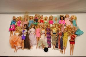 lot 316 image: Vintage Barbie Doll Collection - Assorted Outfits & Styles