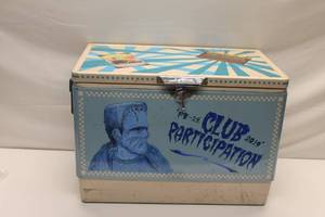 lot 327 image: Vintage Coleman Cooler with Custom Artwork