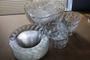 lot 364 image: Vintage Crystal Glassware Collection