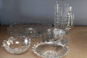 lot 366 image: Vintage Etched Glassware Collection