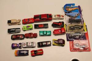 lot 409 image: Lot of Assorted Die-Cast Hot Wheels and Model Cars