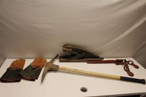 lot 414 image: Lot of Lineman Gloves, Vintage Jack, Pickaxe, and Chain Binder